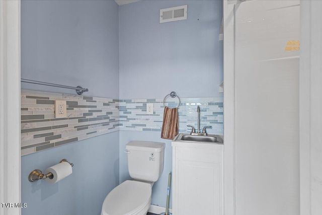 281 Sugar Hollow Trail, Piney Flats, TN 37686