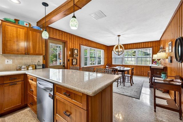 212 S LOCKMOOR AVENUE, Temple Terrace, FL 33617