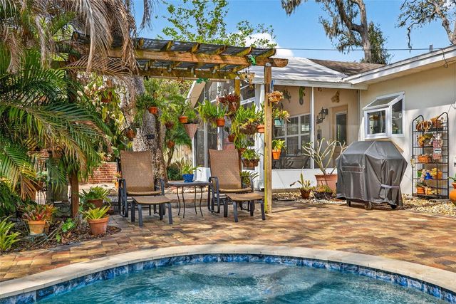 212 S LOCKMOOR AVENUE, Temple Terrace, FL 33617