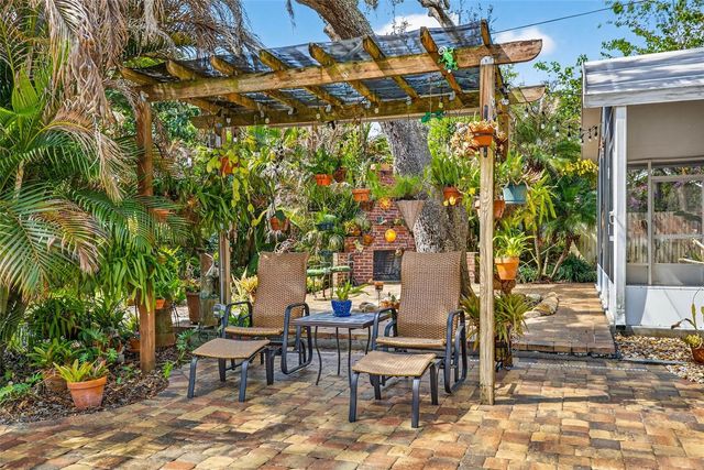 212 S LOCKMOOR AVENUE, Temple Terrace, FL 33617