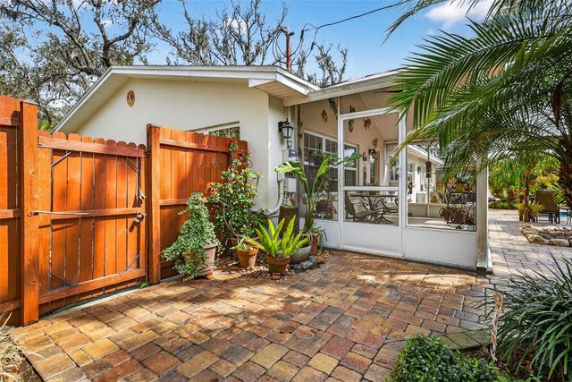 212 S LOCKMOOR AVENUE, Temple Terrace, FL 33617