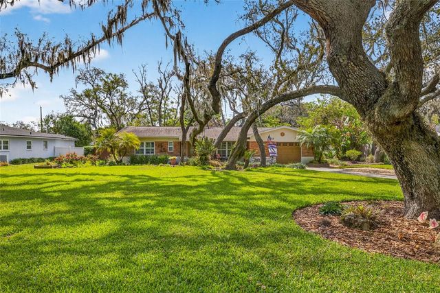 212 S LOCKMOOR AVENUE, Temple Terrace, FL 33617