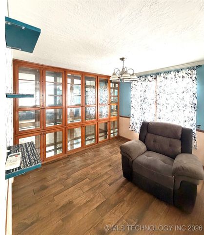 208 SW 5th Street, Kingston, OK 73439