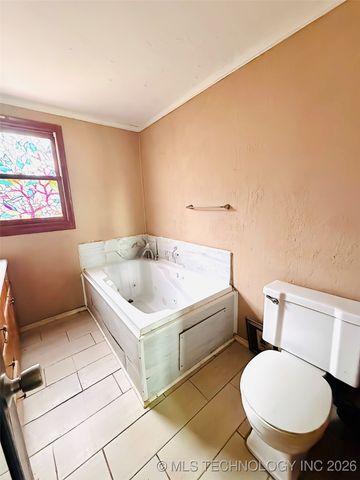 208 SW 5th Street, Kingston, OK 73439