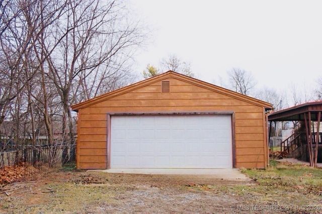 208 SW 5th Street, Kingston, OK 73439