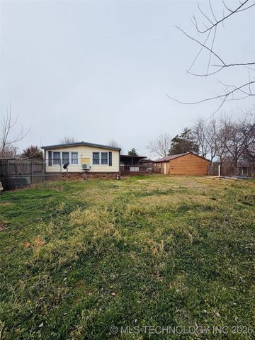 208 SW 5th Street, Kingston, OK 73439