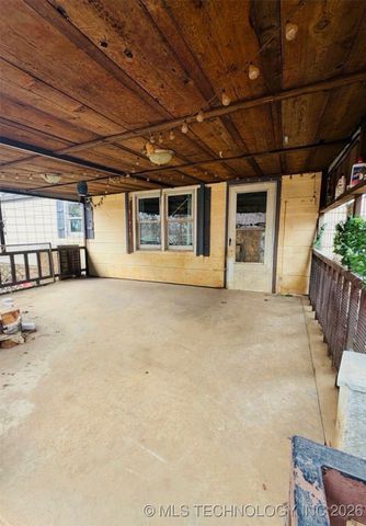 208 SW 5th Street, Kingston, OK 73439