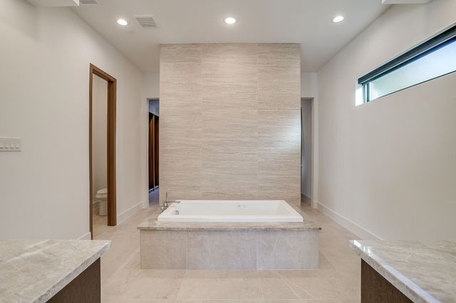 1815 magic valley Lane, Cedar Hill, TX 75104