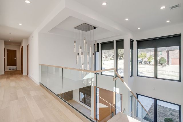 1815 magic valley Lane, Cedar Hill, TX 75104