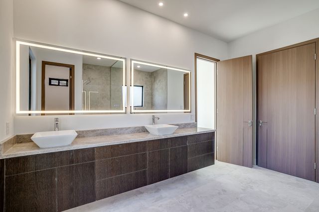 1815 magic valley Lane, Cedar Hill, TX 75104