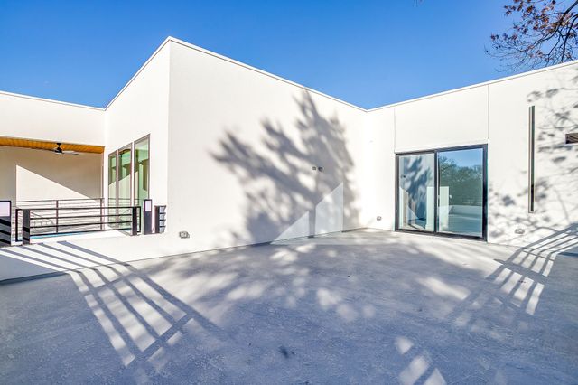 1815 magic valley Lane, Cedar Hill, TX 75104