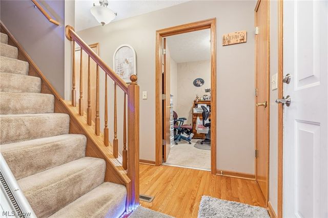 803 Collins Pond Drive, Ravenna, OH 44266