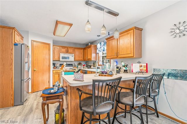 803 Collins Pond Drive, Ravenna, OH 44266