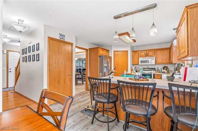 803 Collins Pond Drive, Ravenna, OH 44266