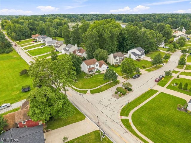 803 Collins Pond Drive, Ravenna, OH 44266