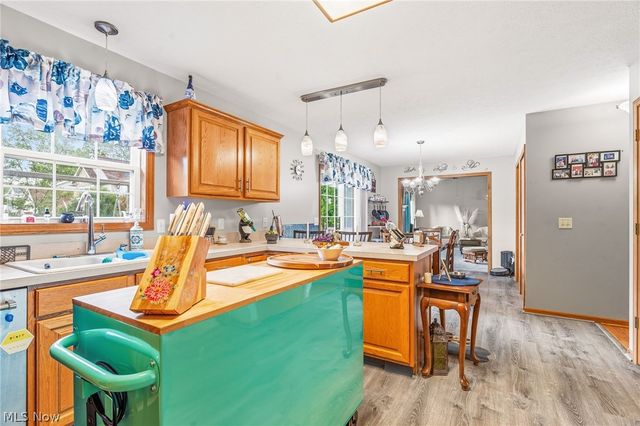 803 Collins Pond Drive, Ravenna, OH 44266