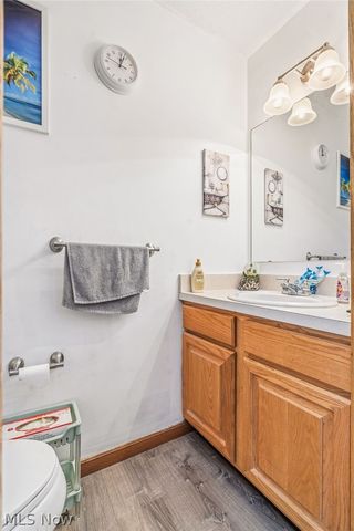 803 Collins Pond Drive, Ravenna, OH 44266