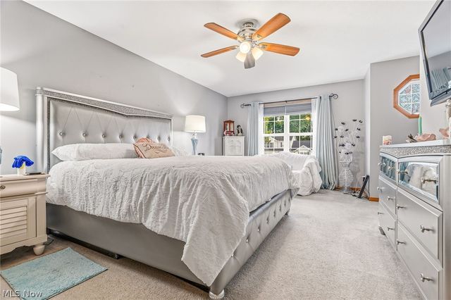 803 Collins Pond Drive, Ravenna, OH 44266