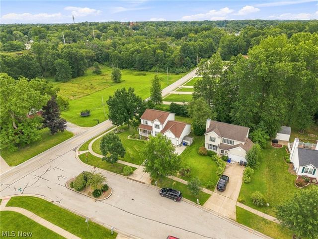 803 Collins Pond Drive, Ravenna, OH 44266