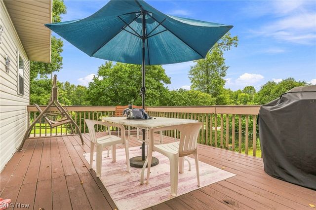803 Collins Pond Drive, Ravenna, OH 44266