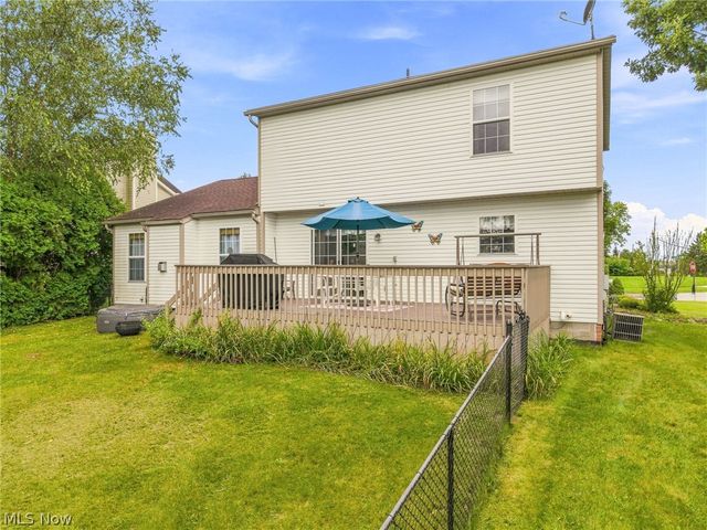 803 Collins Pond Drive, Ravenna, OH 44266
