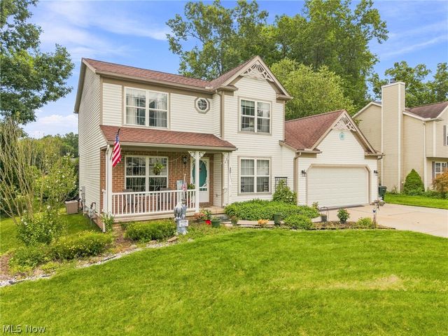 803 Collins Pond Drive, Ravenna, OH 44266