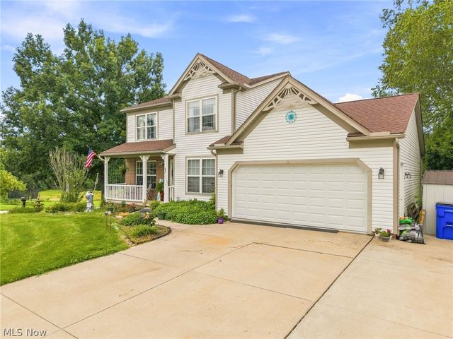 803 Collins Pond Drive, Ravenna, OH 44266