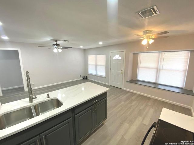 5526 Ghost Hawk, San Antonio, TX 78242