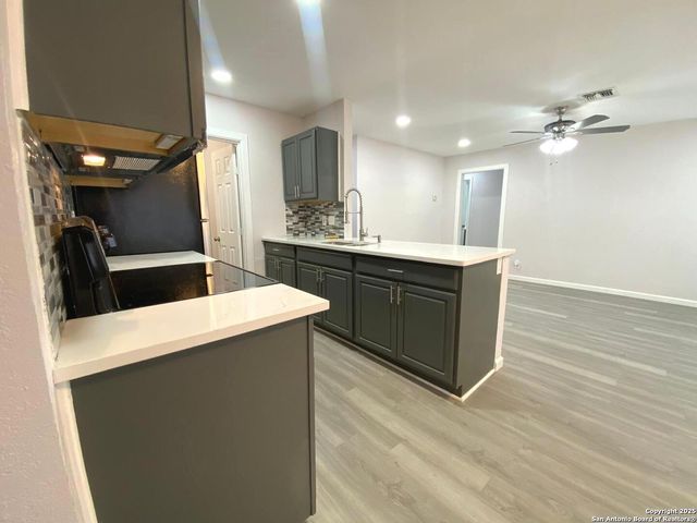 5526 Ghost Hawk, San Antonio, TX 78242