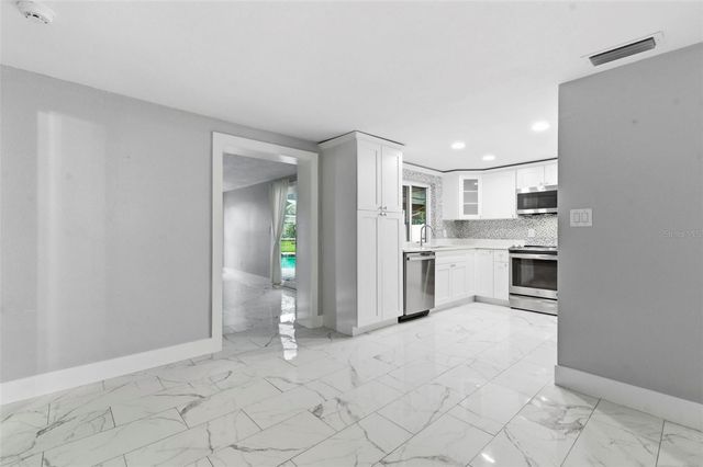 212 W 131ST AVENUE, Tampa, FL 33612