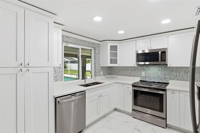 212 W 131ST AVENUE, Tampa, FL 33612