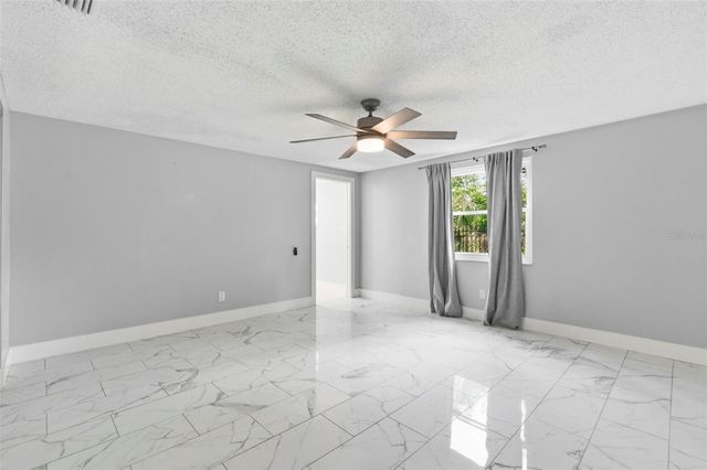 212 W 131ST AVENUE, Tampa, FL 33612