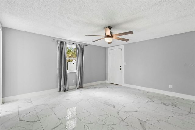 212 W 131ST AVENUE, Tampa, FL 33612