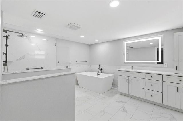 212 W 131ST AVENUE, Tampa, FL 33612