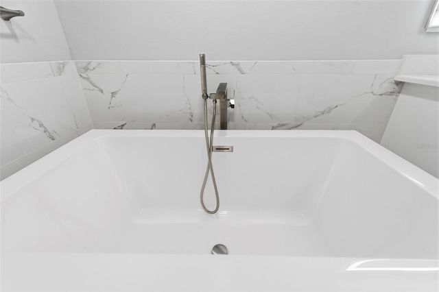 212 W 131ST AVENUE, Tampa, FL 33612