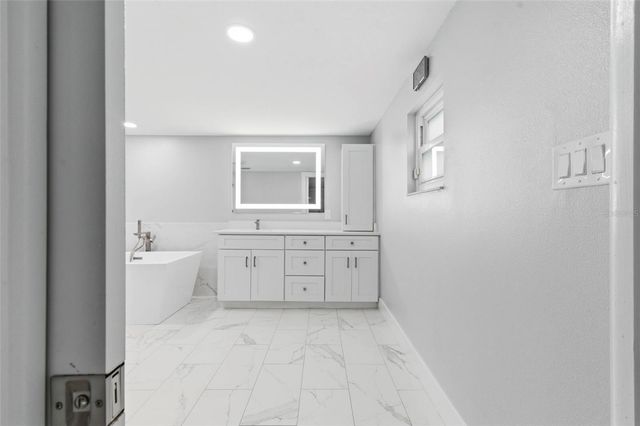 212 W 131ST AVENUE, Tampa, FL 33612