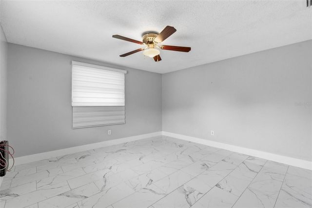 212 W 131ST AVENUE, Tampa, FL 33612