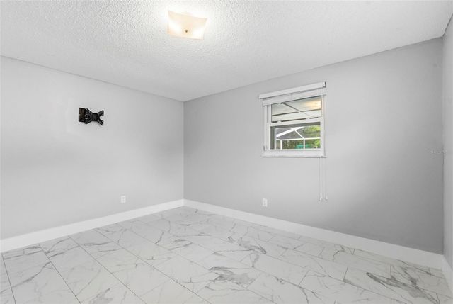 212 W 131ST AVENUE, Tampa, FL 33612