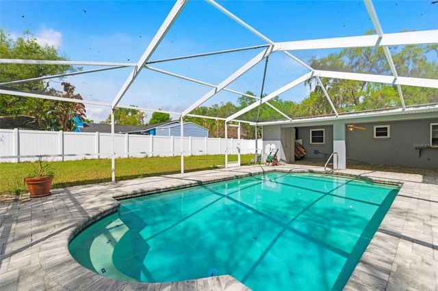 212 W 131ST AVENUE, Tampa, FL 33612