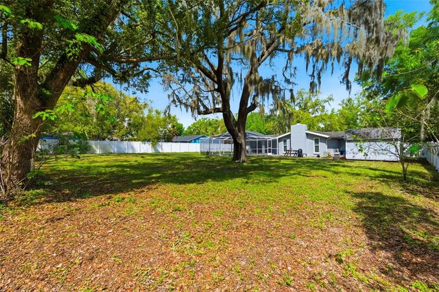 212 W 131ST AVENUE, Tampa, FL 33612