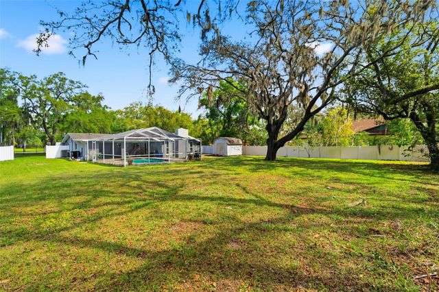 212 W 131ST AVENUE, Tampa, FL 33612