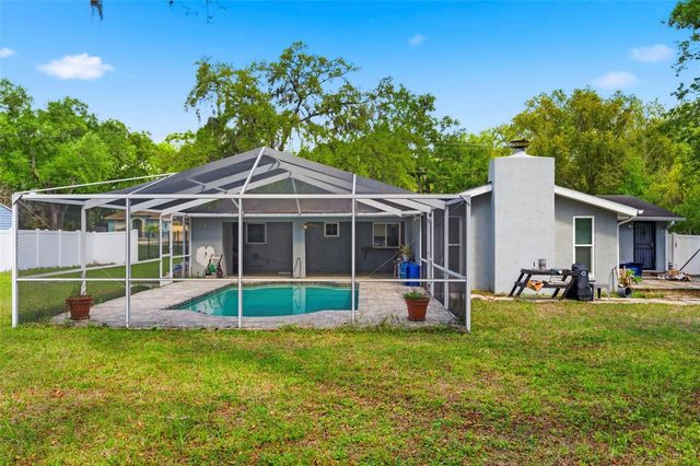 212 W 131ST AVENUE, Tampa, FL 33612