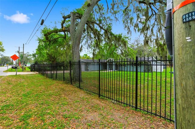 212 W 131ST AVENUE, Tampa, FL 33612