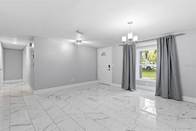 212 W 131ST AVENUE, Tampa, FL 33612