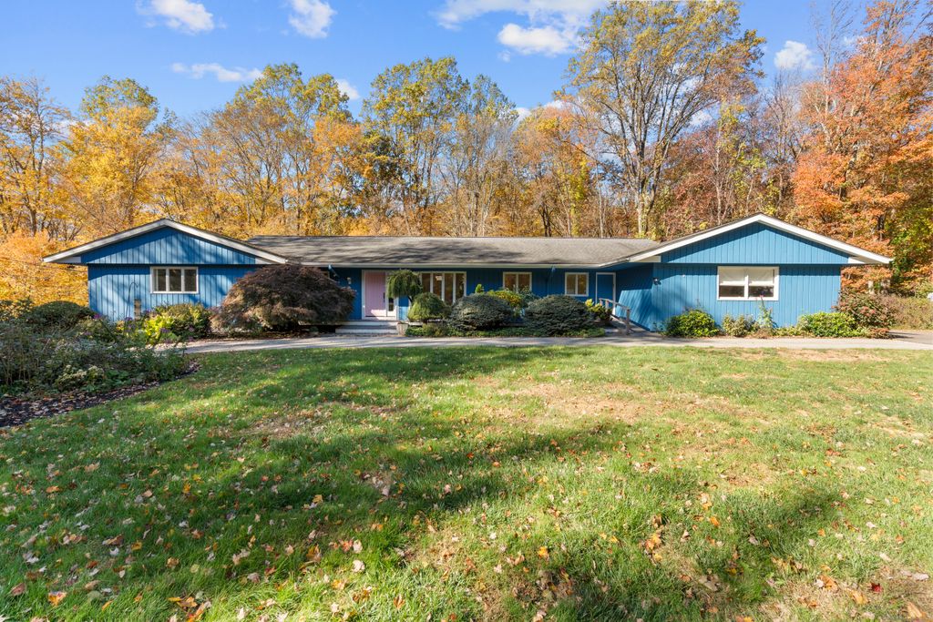 51 Brookwood Drive, Woodbridge, CT 06525