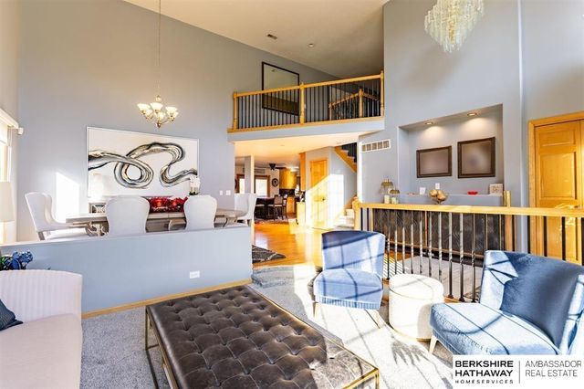 5002 Young Street, Omaha, NE 68152