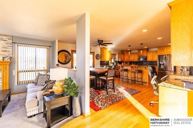 5002 Young Street, Omaha, NE 68152