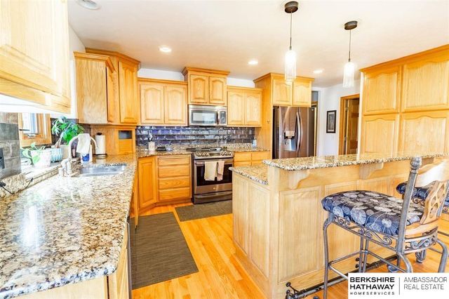 5002 Young Street, Omaha, NE 68152