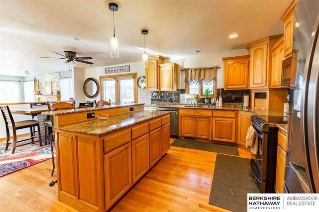 5002 Young Street, Omaha, NE 68152