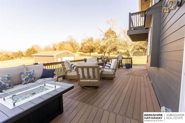5002 Young Street, Omaha, NE 68152